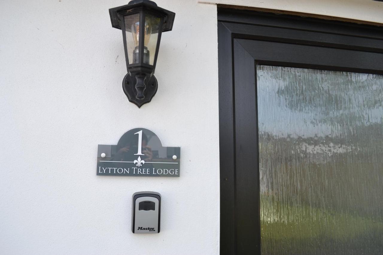Number 1 Lytton Tree Lodge Reydon Exterior photo